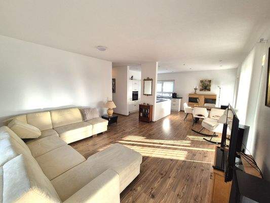 Wohn- Esszimmer mit Küche 2