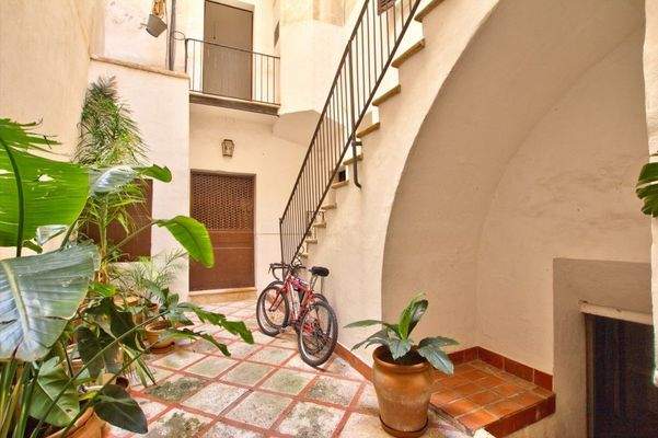Renovierungsbedürftige Erdgeschosswohnung zum Verkauf in der Altstadt von Palma, Mallorca