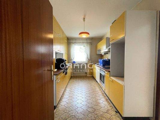 ...hinter der Küche ist eine...