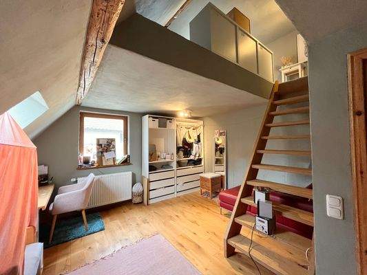 2. Kinderzimmer im Obergeschoss mit Empore