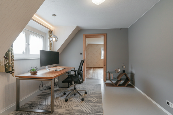 Zimmer 2 als Arbeitszimmer (KI-Generiert)