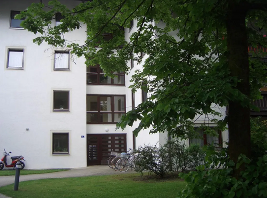 Eingang des Wohnhauses