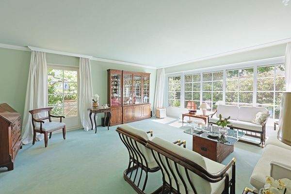 Großes und helles Wohnzimmer