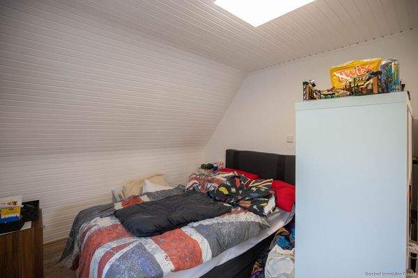 Durchgangszimmer im DG