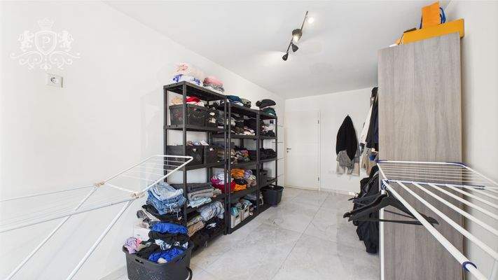 CAM01984G0-PR0474-STILL014