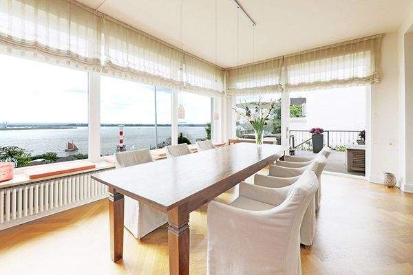 ... und atemberaubendem Elbblick!