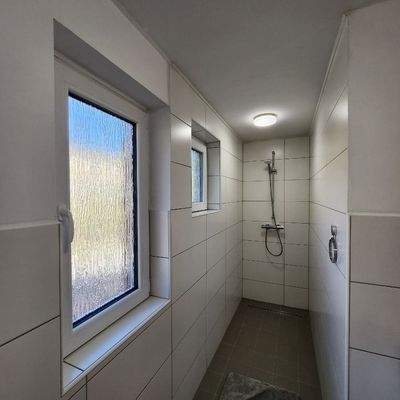 Dusche im Bad EG