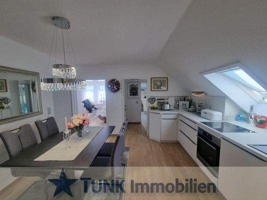 18 - Neuwertige Einbauküche