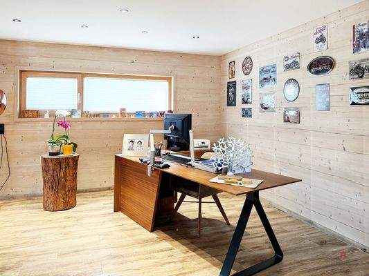 17a7ab13-abec-42f2-825c-5d63267d3943_original