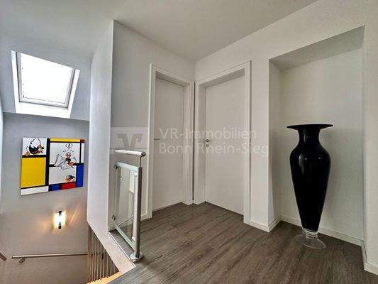 Flur 1. OG