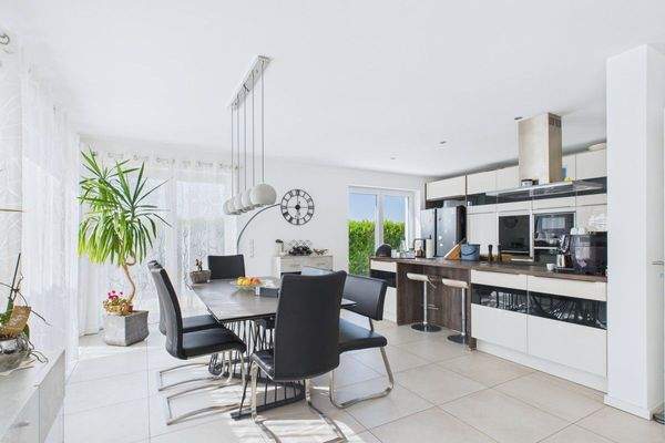 CAM03586G0-PR0051-STILL001