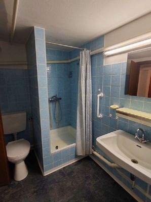 Duschbad im Keller