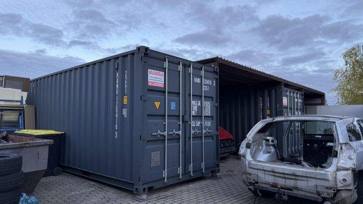Container