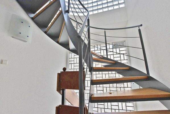 Moderne Treppe Staffelgeschoss