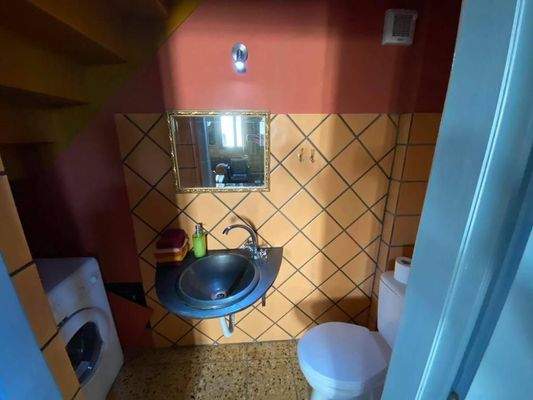 2 komplett ausgestattete Steinvillen mit schönen Gärten und 3 zusätzlichen Baurechten