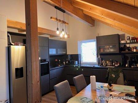 Küche mit EBK.