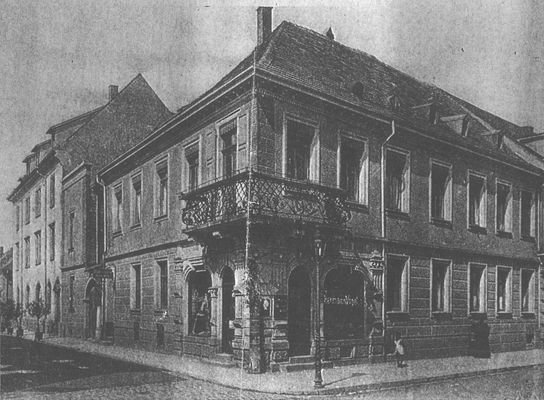 altertümliches Bild der Fassade