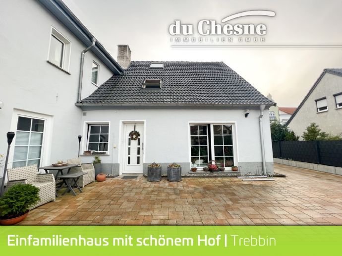 *VERKAUFT*Geräumiges Haus mit schönem Hof und Swimmingpool