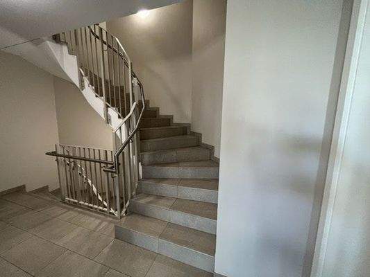 gepflegter Immobilienzugang