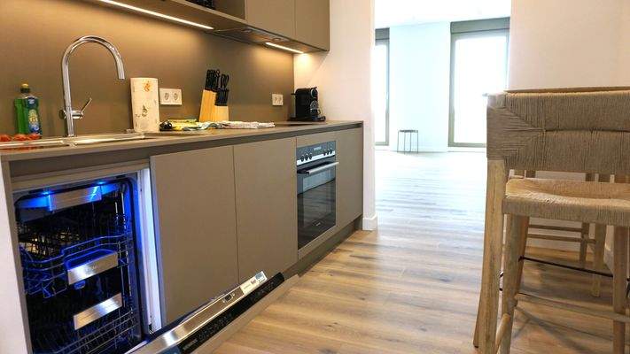 06. Küche und Esstisch