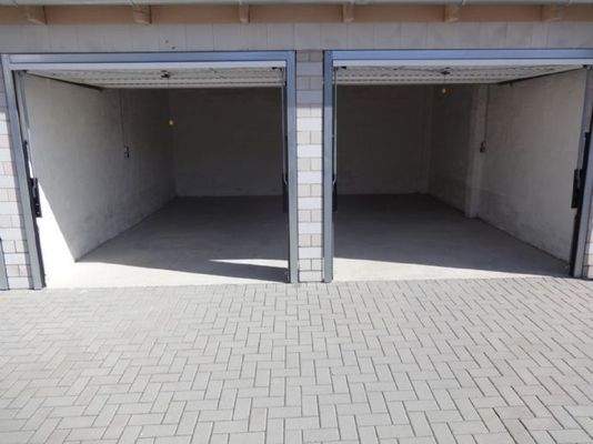 andere Doppelgarage