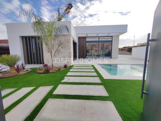 Detached Villas with Private Pool in Rojales Costa Blanca