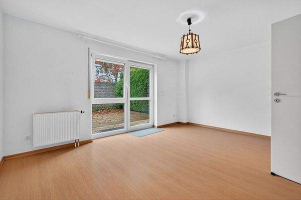 EG Zimmer mit Terrassenzugang