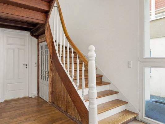 Treppe ins Obergeschoss