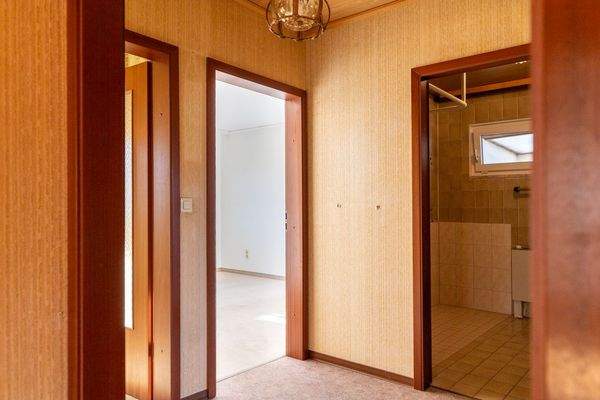 Handwerker-Projekt zur Renovierung (OKAL-Fertighaus mit PV-Anlage)