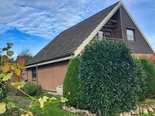 Hausansicht hinten Kräutergarten