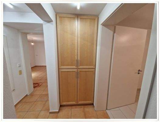 UG Diele, Schreiner-Schrank