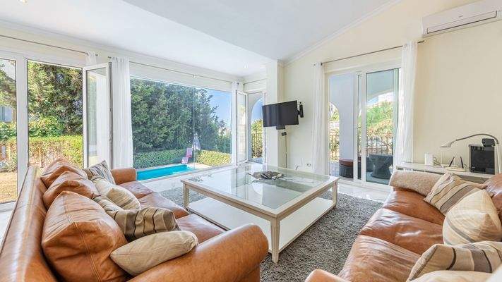 Photo: Villa in Marbella East