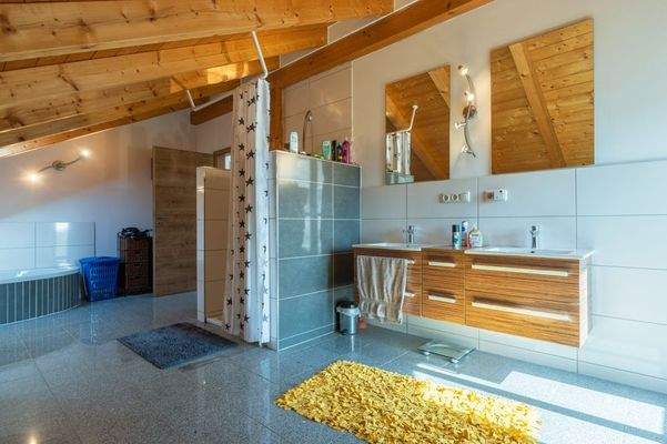 Tageslichtbad DG (2)