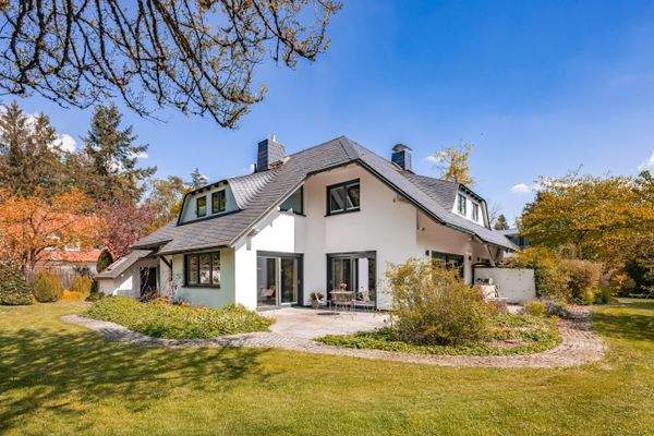 Stilvolle Villa mit Einliegerwohnung