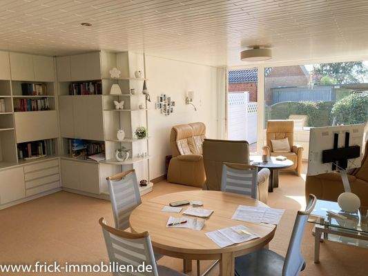 12-Wohn- und Eßbereich.JPG