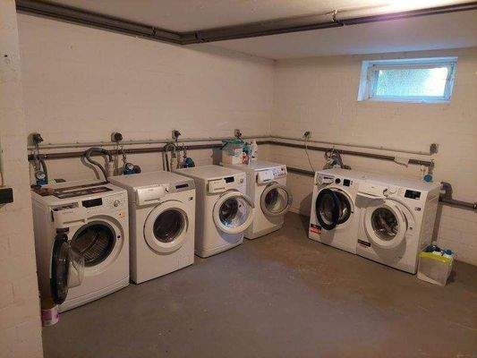 Gemeinschafts-Waschraum