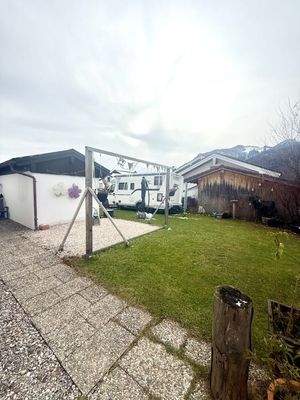 Garten neben Haus, Garage, Stellfläche