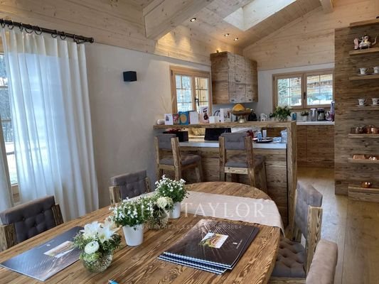 Dining room Wooden floor