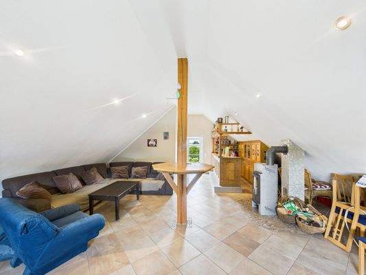 CAM03784G0-PR0075-STILL058