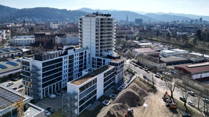 Das Büro liegt im beliebten Güterhallengelände mit schneller Verbindung in die Innenstadt