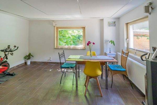 Wohn-/ Essbereich(Haus links)