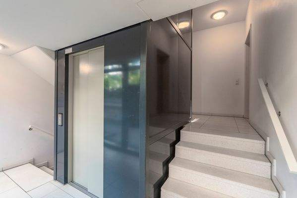 Aufzug in alle Ebenen