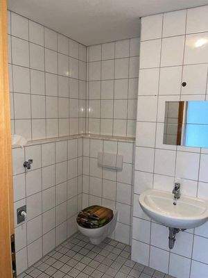 Badezimmer mit Waschmaschinenanschluss