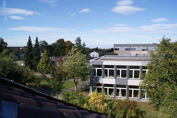 Benachbartes Gymnasium