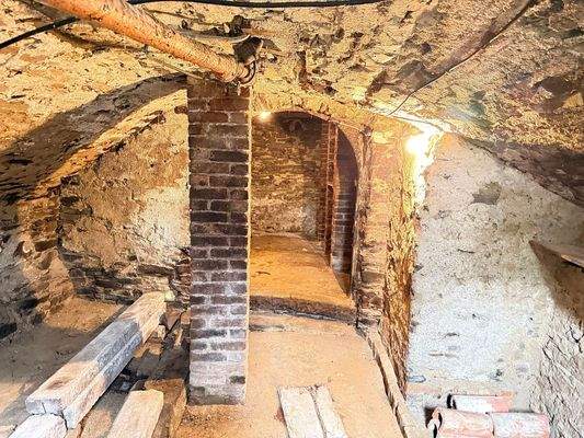 Gewölbekeller Altbau