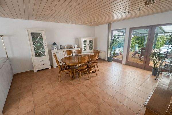 Essen mit der Familie mit Ausblick