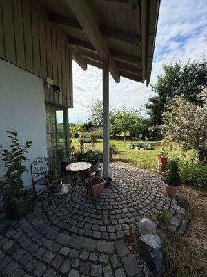 Gartenansicht mit Bergblick 