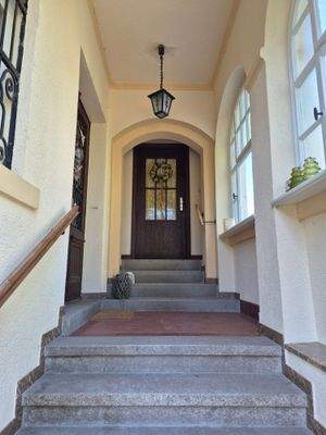 Eingangstür zu den OG Wohnungen