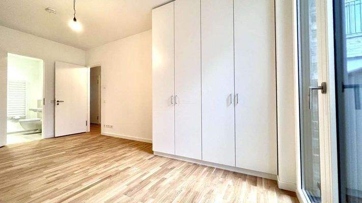 Groß (Masterbedroom)