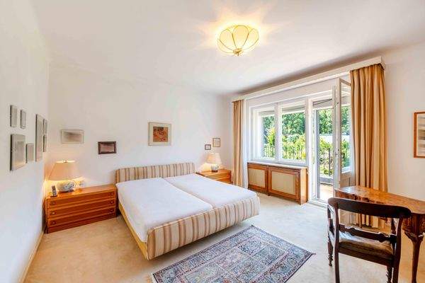 1. Schlafzimmer mit Balkon